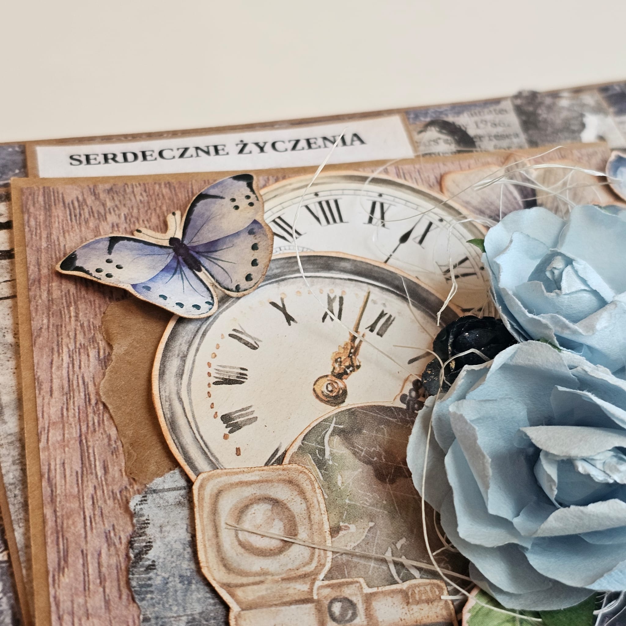 Kartka okolicznościowa z motywem zegarów w kwiatach - obrazek 4