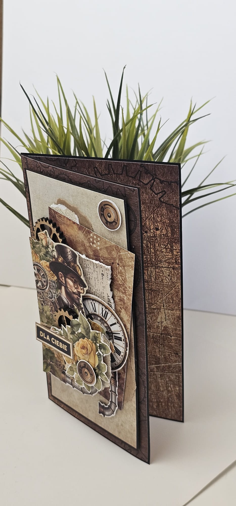 Elegancka Kartka Steampunkowa z postacią w cylindrze - obrazek 4